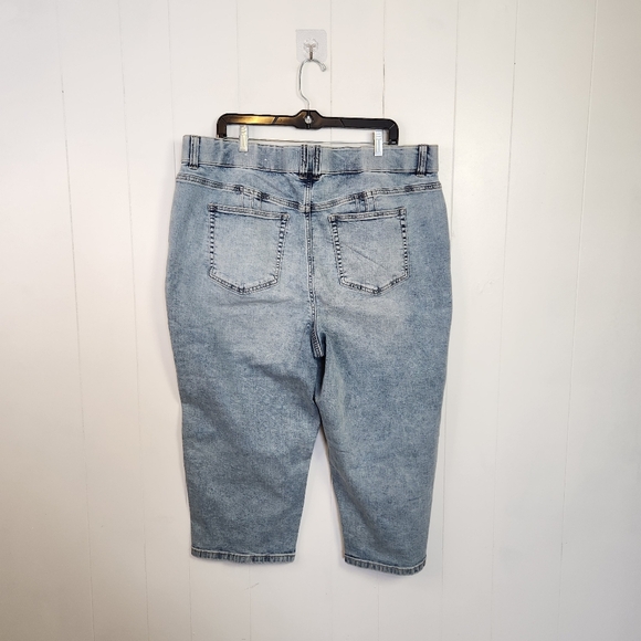 Penningtons Curvy Fit Denim Capri Light Wash Jeans d/C Plus Size 20 Stretchy - Picture 4 of 10